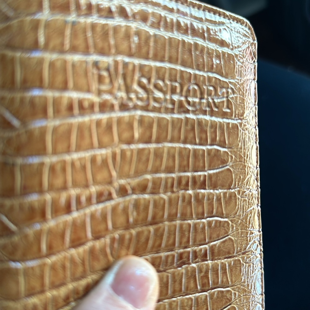 Croc ๐ embossed Passport cover with cc slots - Picture 2 of 5